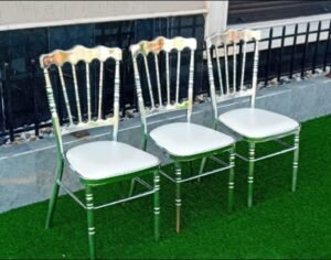 كيفية اختيار أفضل شركة لتأجير الكراسي والطاولات في جدة